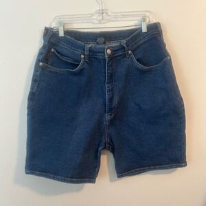 Bongo 5 pocket distressed denim shorts, size 18W